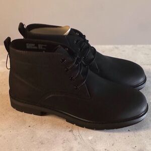 Men’s Portland Chukka Boots, Size 13, New In The Box, Faux Leather, Lace Up